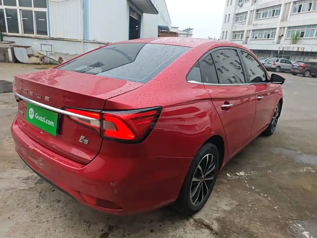 Roewe i5 1.5 L Auto 4 G Connected Leading Luxury Flagship
