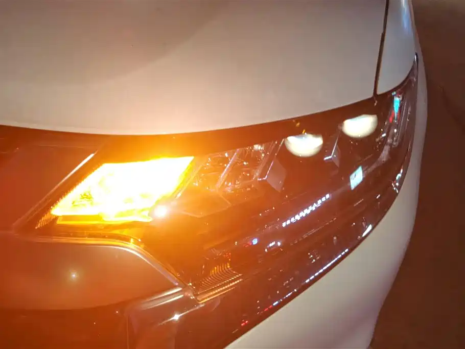 Outlander 2.4 L 4 WD Enjoyment 5-seat
