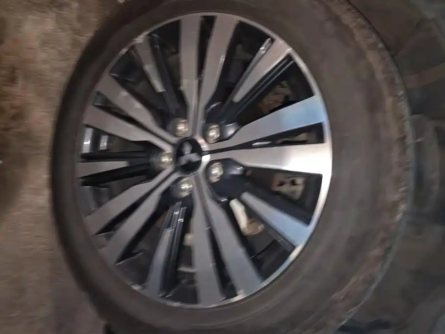 Outlander 2.4 L 4 WD Enjoyment 5-seat