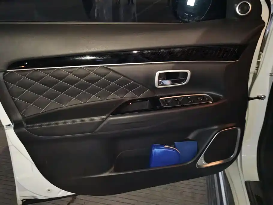 Outlander 2.4 L 4 WD Enjoyment 5-seat