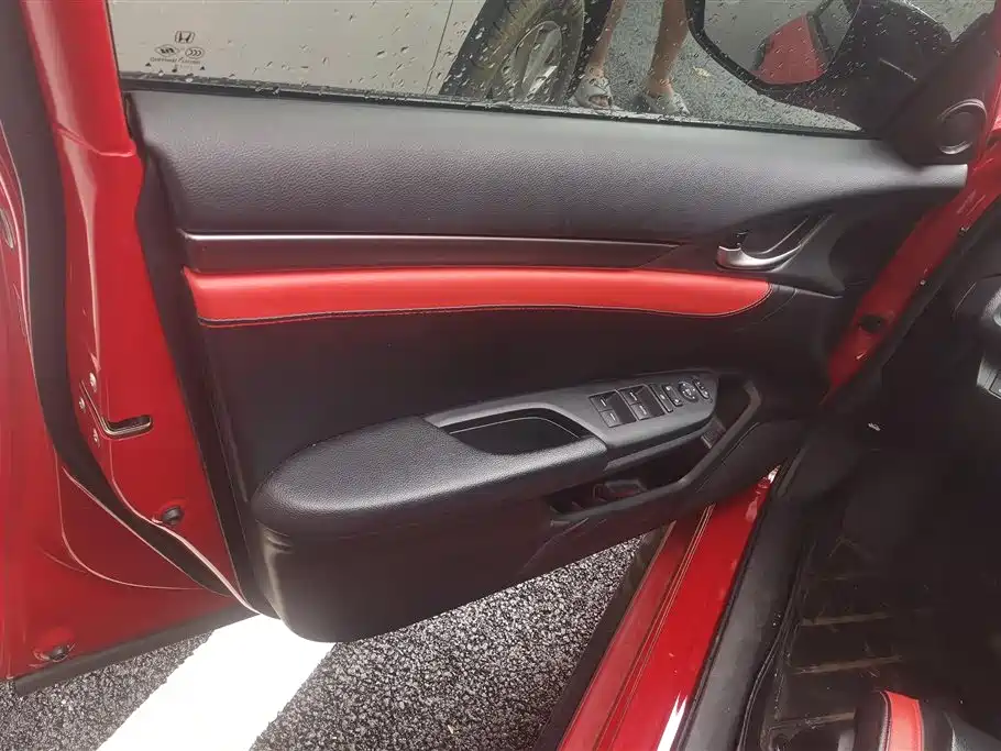 Civic HATCHBACK 220 TURBO CVT Trend Cool Control