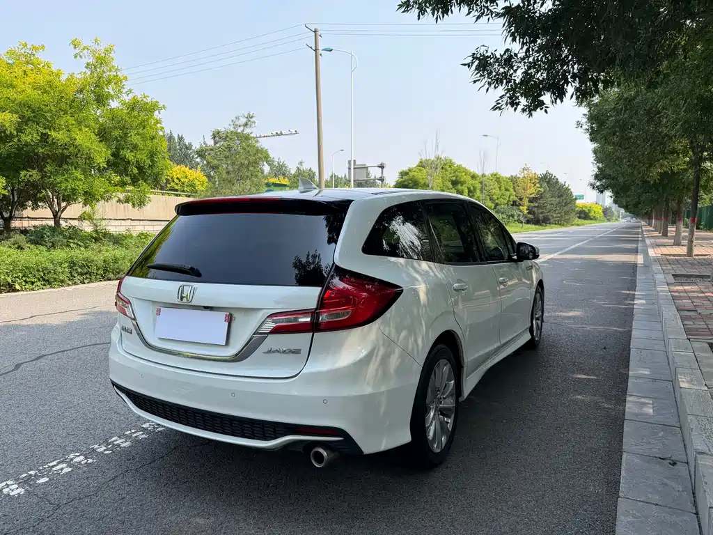 Jade 1.8 L Auto Comfort 5-seat