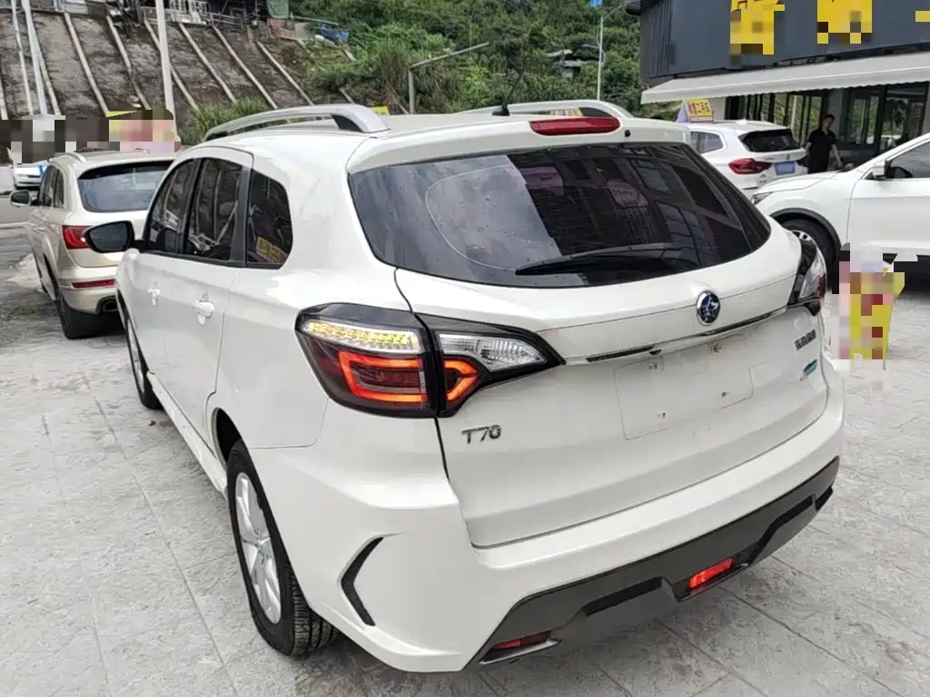 Venucia T70 启辰T70 2020款 2.0 L CVT精享版 国VI