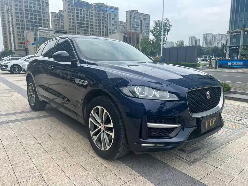Jaguar F-PACE 2.0 T 4 WD R-Sport Sport