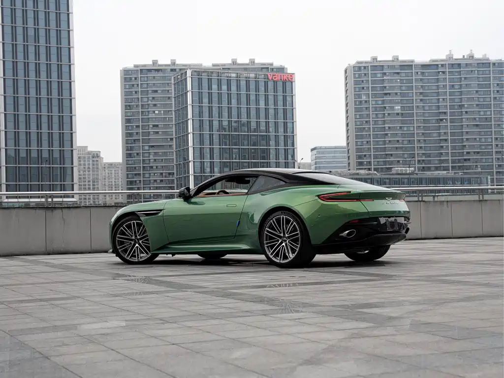 Aston Martin DB12 4.0 T V8 Coupe
