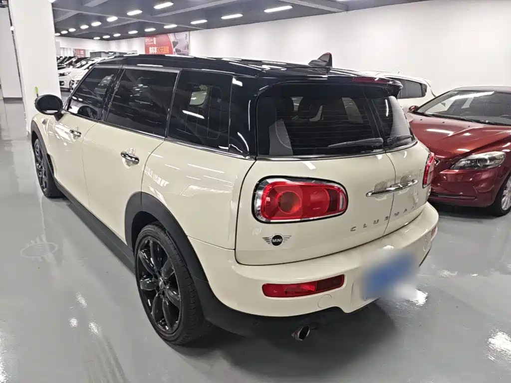 MINI CLUBMAN 1.5 T COOPER Artist