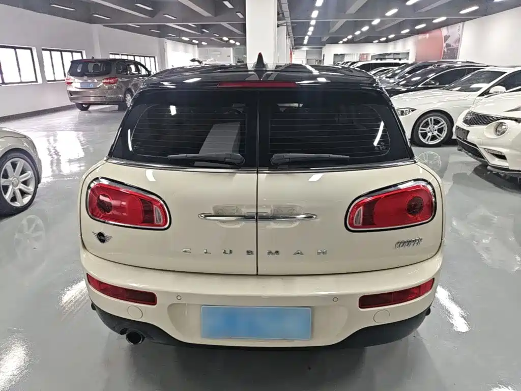MINI CLUBMAN 1.5 T COOPER Artist