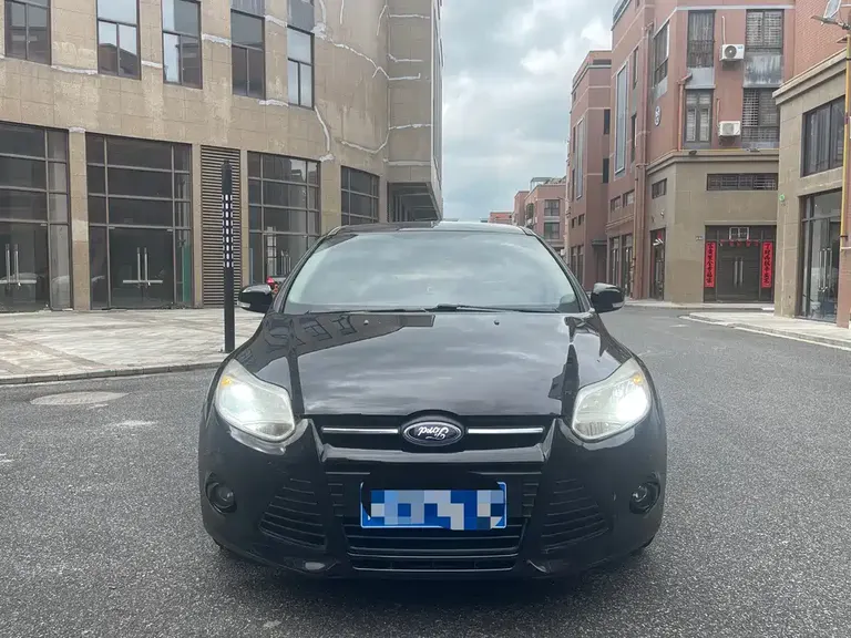 Ford Focus Sedan 1.6 L Auto Comfort