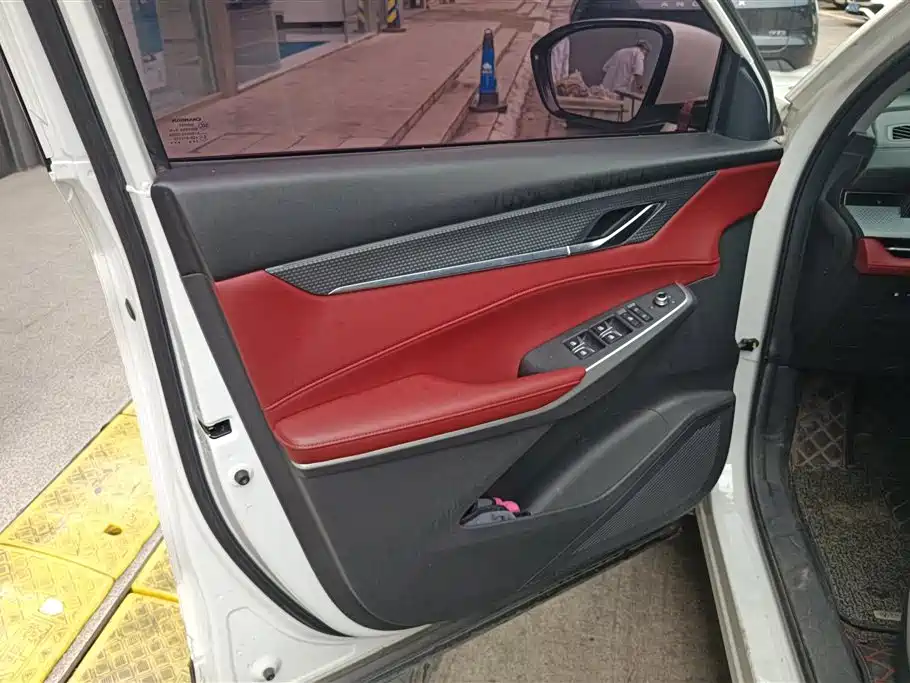 Changan CS75 PLUS 2 nd Gen 1.5 T Auto Distinguished