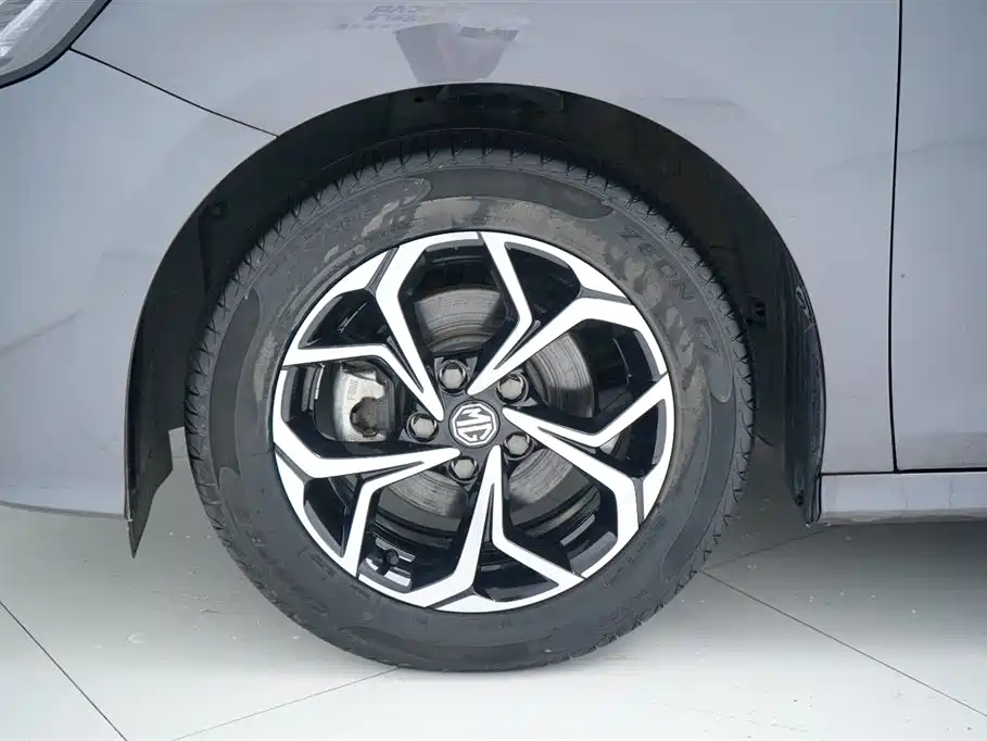 MG5 180 DVVT CVT Youth Luxury