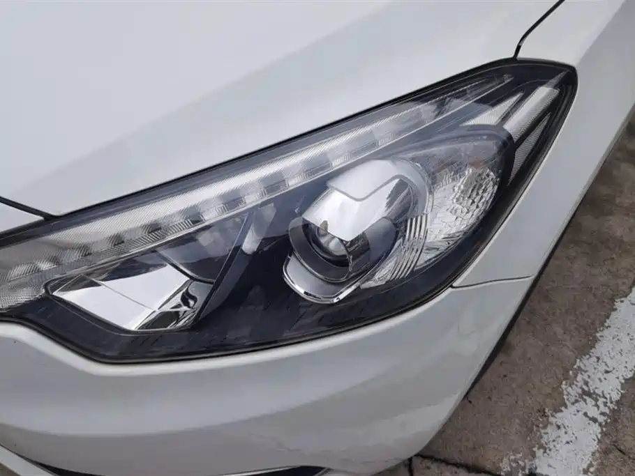 Kia K3 1.6 L Manual GLS