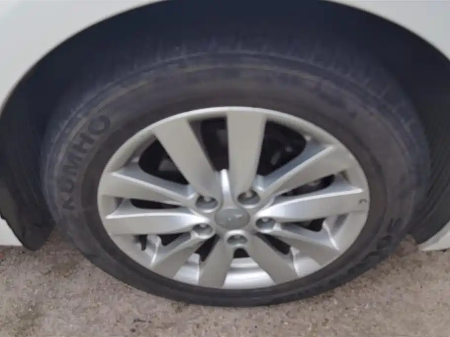 Kia K3 1.6 L Manual GLS