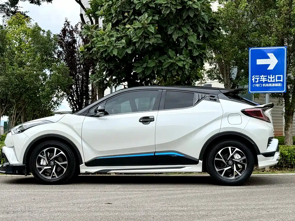 Toyota C-HR 2.0 L Luxury