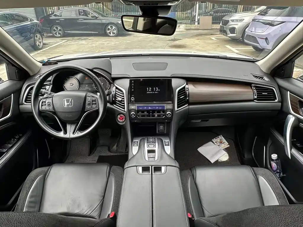 Avancier 370 TURBO 2 WD Luxury
