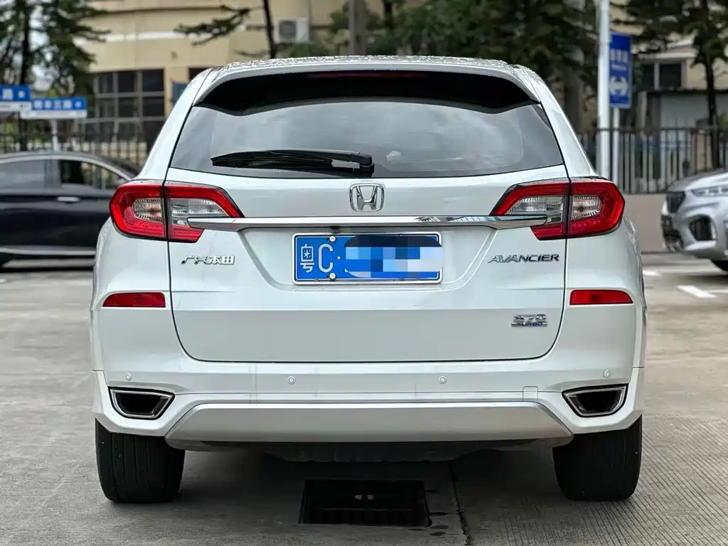 Avancier 370 TURBO 2 WD Luxury
