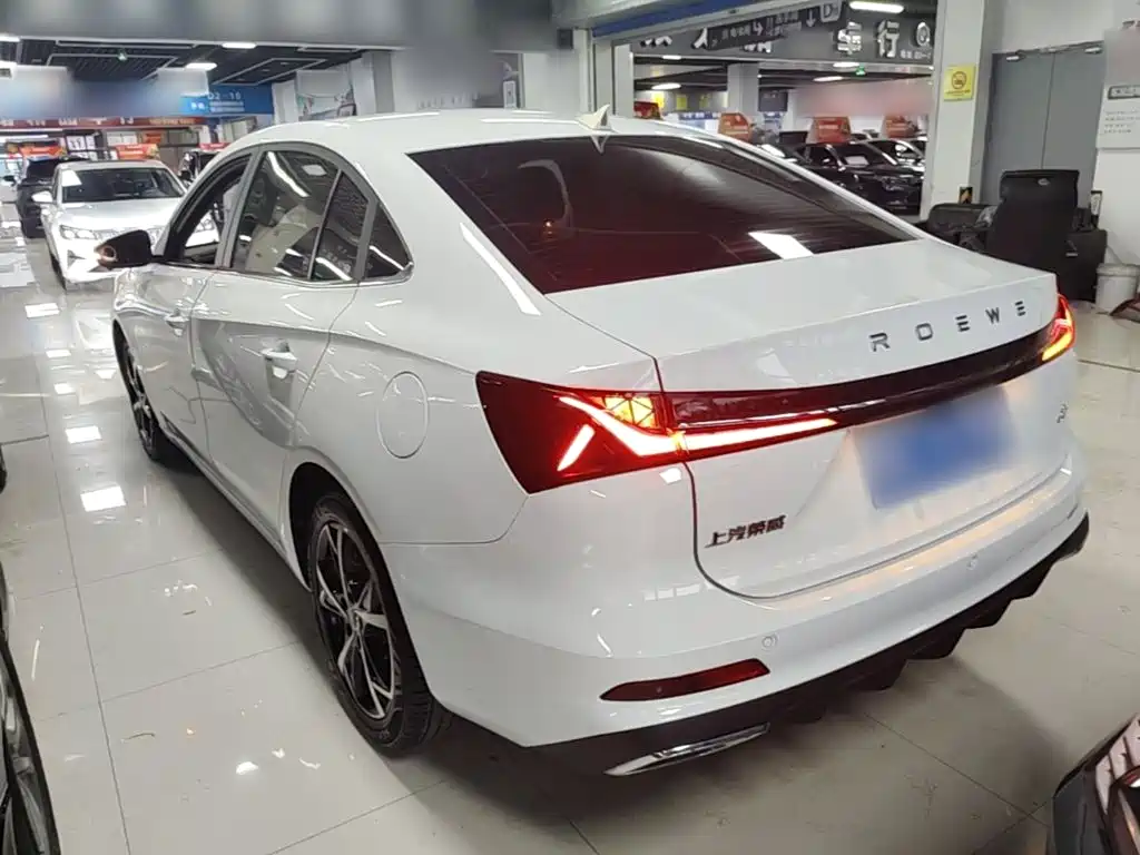 Roewe i5 1.5 L CVT Honored