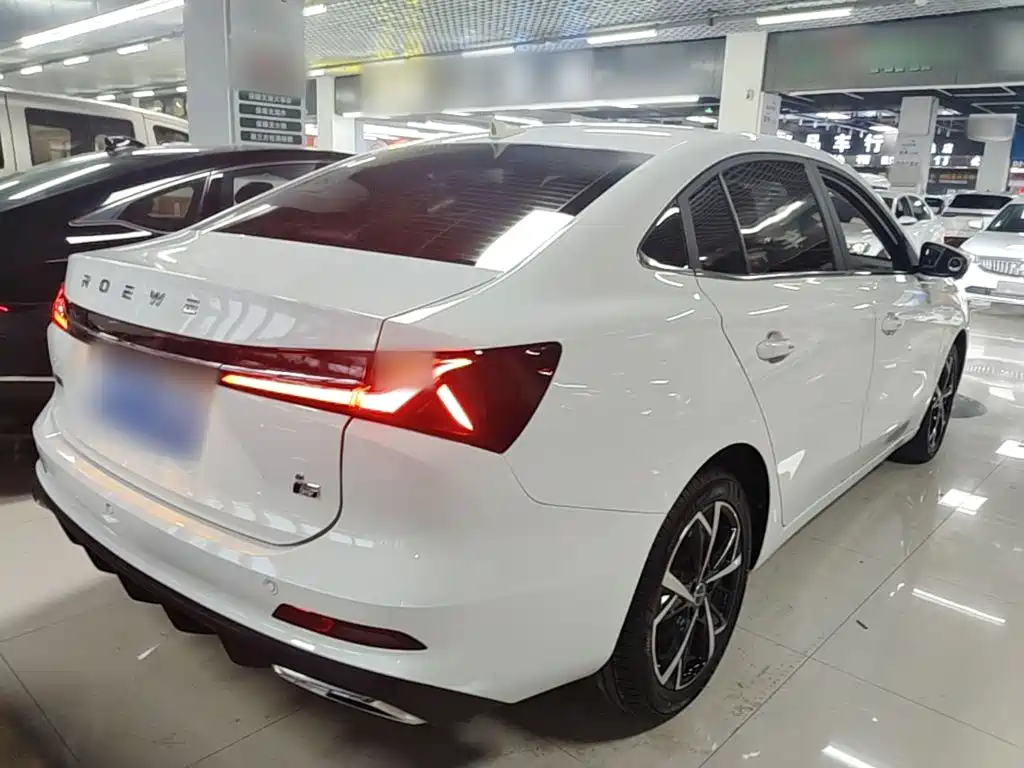 Roewe i5 1.5 L CVT Honored
