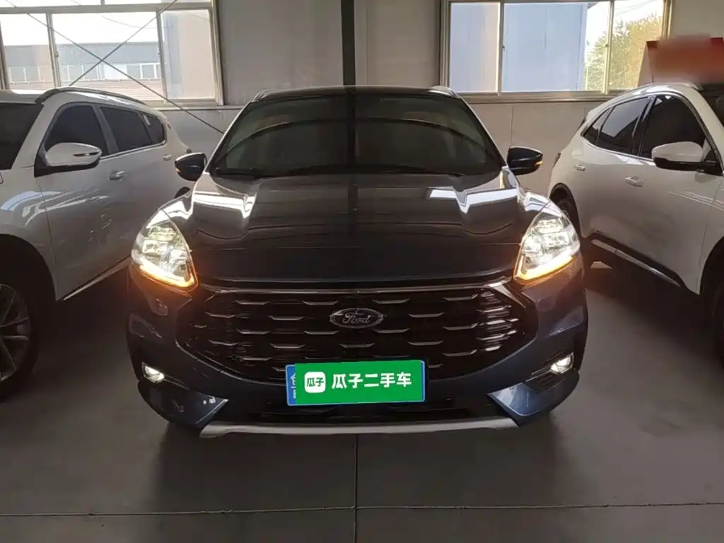 Escape EcoBoost 245 2 WD Shine Enjoyment