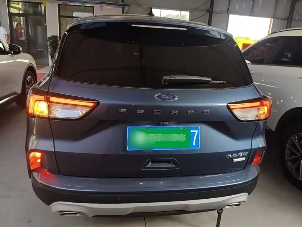 Escape EcoBoost 245 2 WD Shine Enjoyment