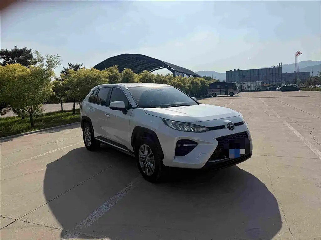 Wildlander 2.0 L CVT 2 WD Luxury PLUS