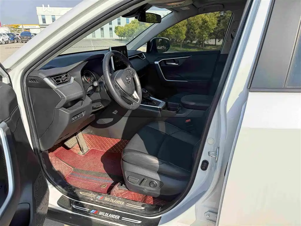 Wildlander 2.0 L CVT 2 WD Luxury PLUS
