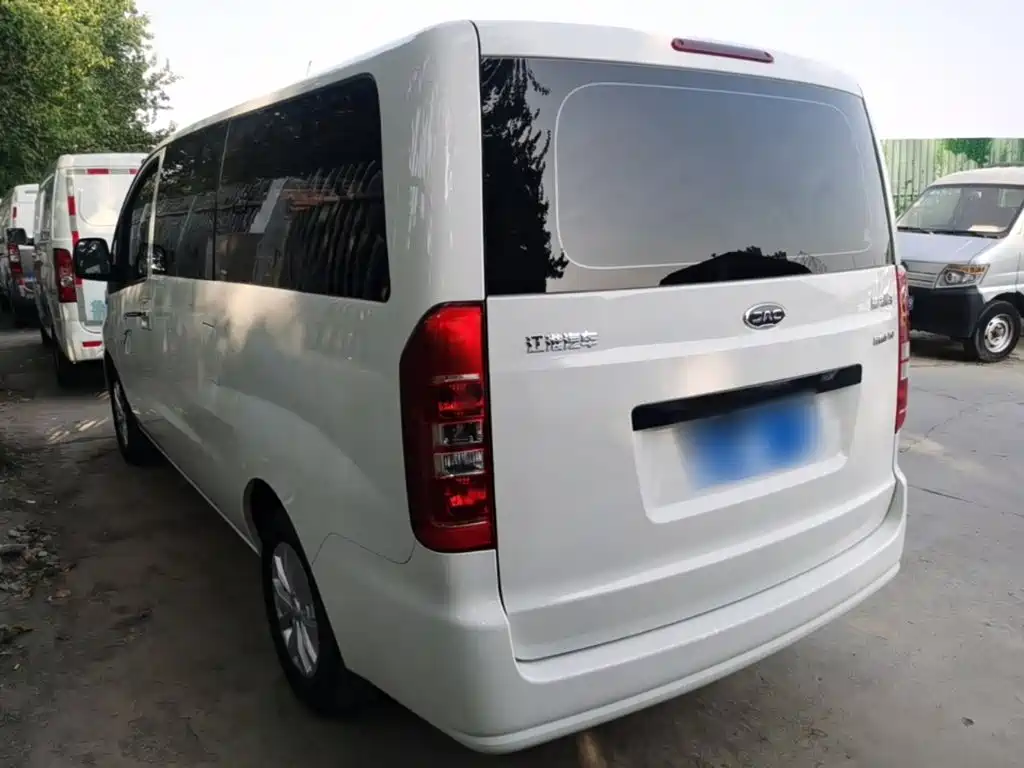Refine M3 瑞风M3 2023款 PLUS 1.5 T 5/7座经典版