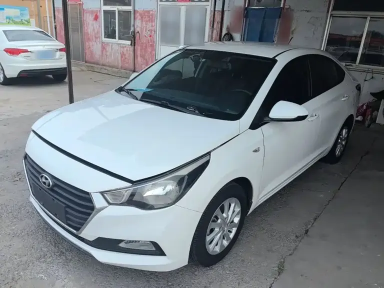 Hyundai Verna 1.4 L Manual Cool GLS