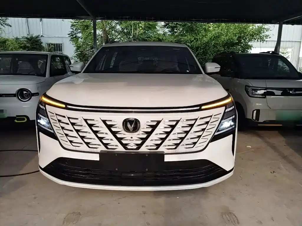 Changan CS75 PLUS 4 th Gen 1.5 T New Blue Whale Smart Premium
