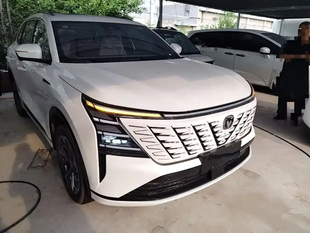 Changan CS75 PLUS 4 th Gen 1.5 T New Blue Whale Smart Premium