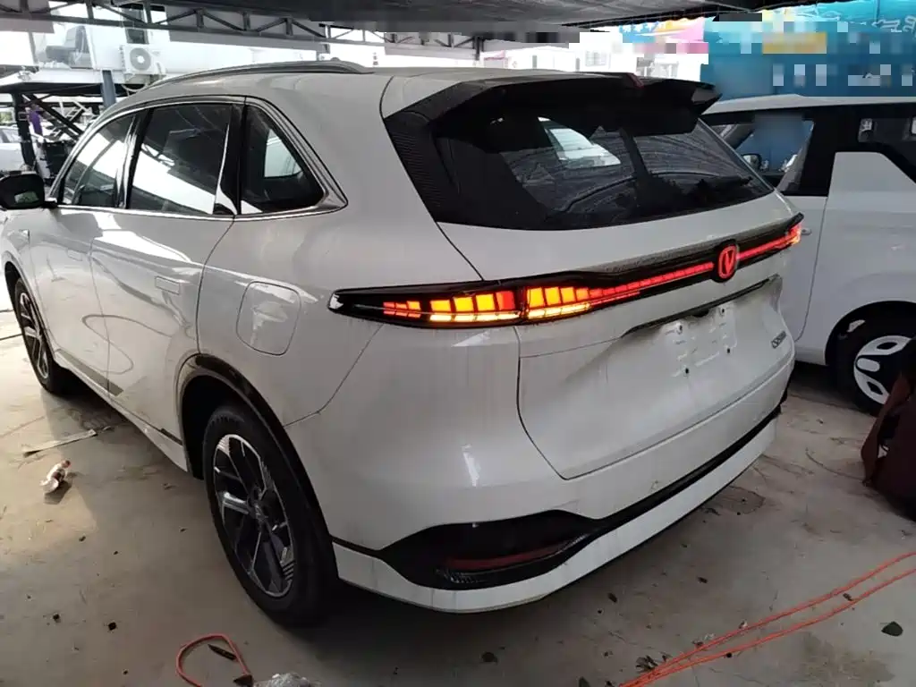 Changan CS75 PLUS 4 th Gen 1.5 T New Blue Whale Smart Premium