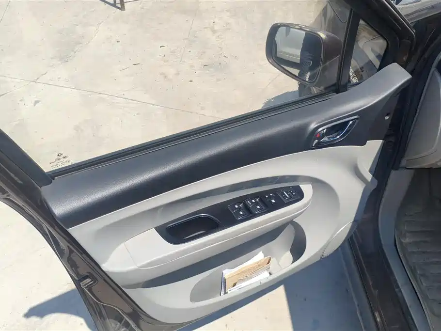 Jingyi XV 1.6 L CVT Luxury