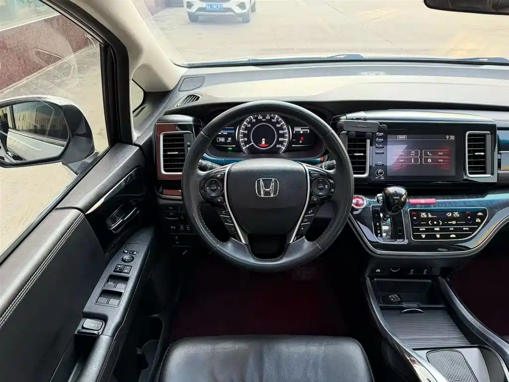 Elysion 2.0 L Hybrid Luxury