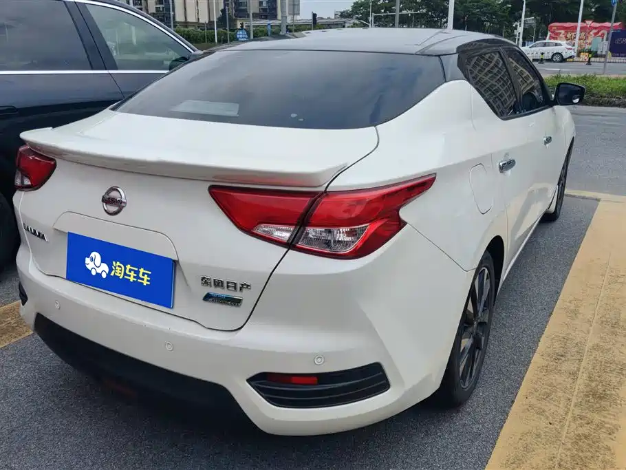 Lannia 1.6 L CVT Smart Cool