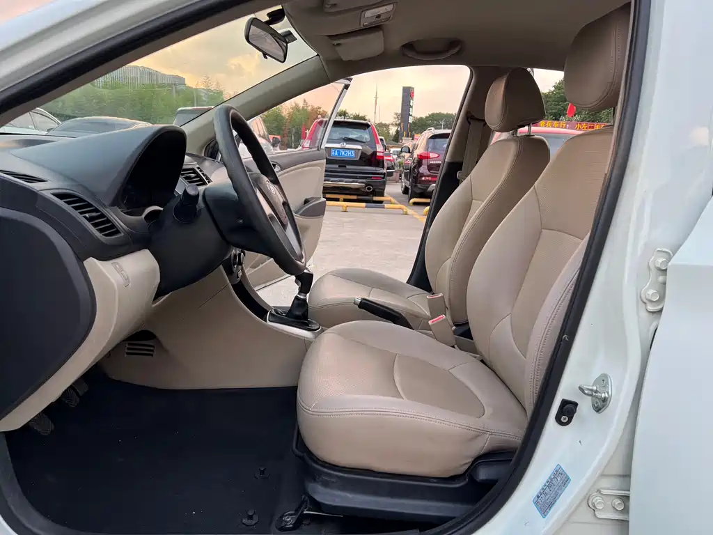 Accent 1.4 L Manual Intelligent GLS