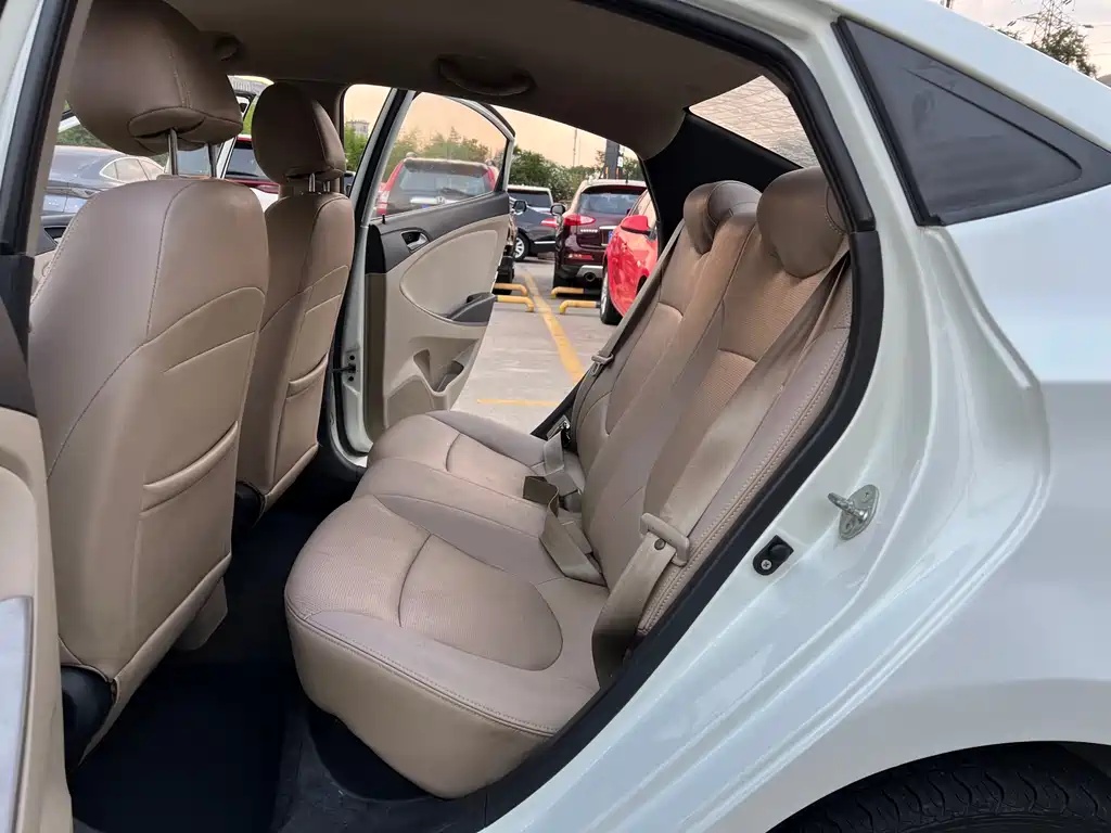 Accent 1.4 L Manual Intelligent GLS