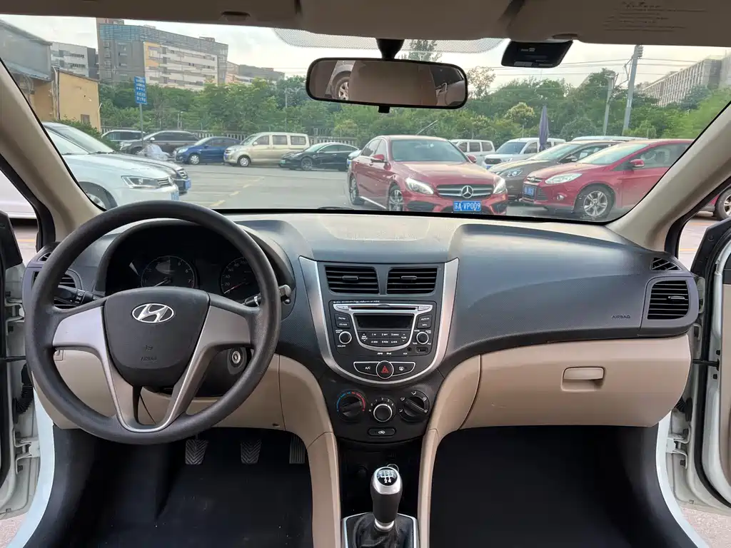 Accent 1.4 L Manual Intelligent GLS