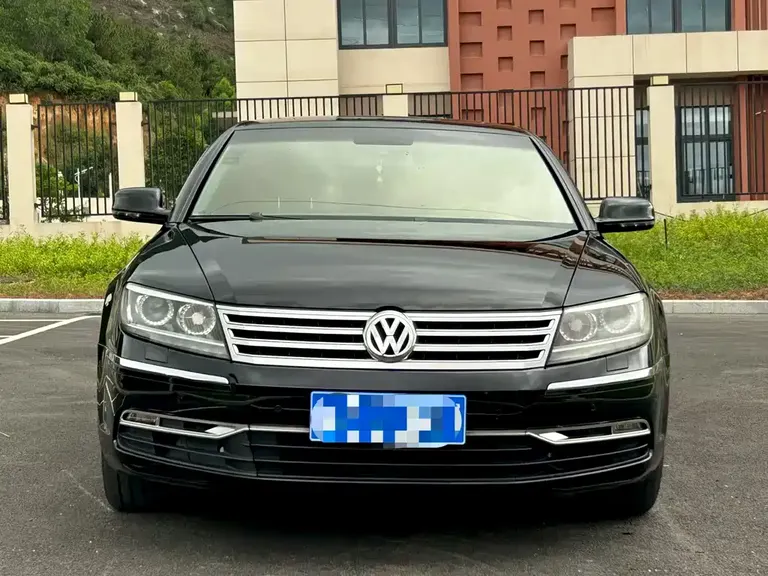 Volkswagen Phaeton 3.6 L V6 5-seat Extended Individual