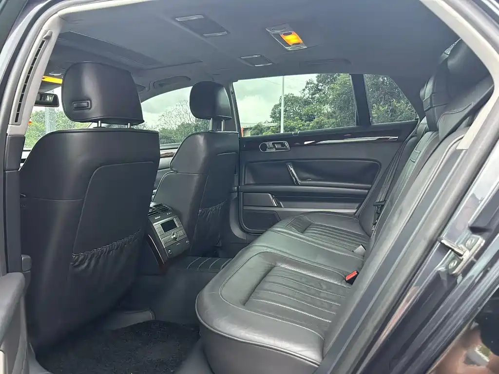 Phaeton 3.6 L V6 5-seat Extended Individual