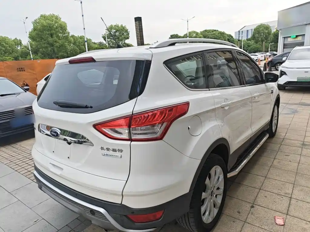 Kuga 1.5 L GTDi 2 WD Style