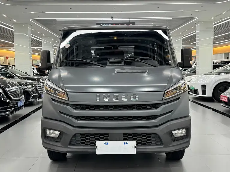 Iveco Deyi 依维柯得意 2023款 2.5 T A35 M1短轴低顶双胎侧拉门5-9座