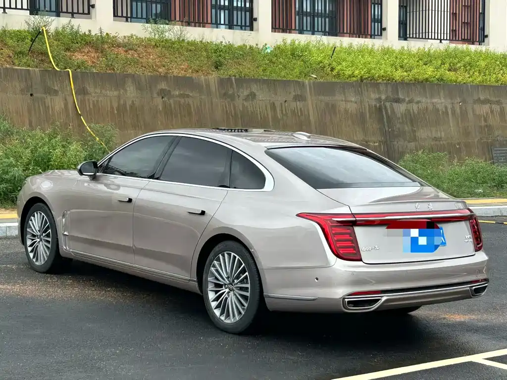 Hongqi H9 2.0 T Connected Flagship Enjoyment