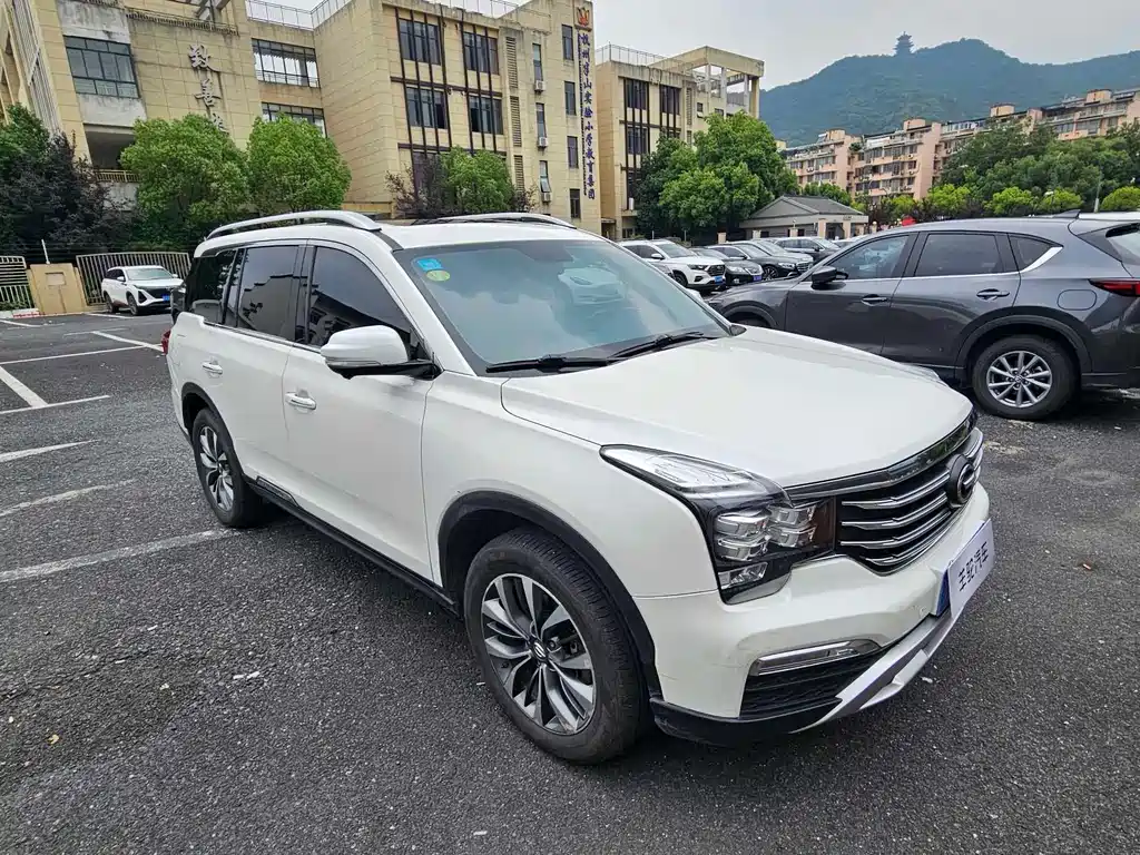 GAC Trumpchi GS8 320 T 2 WD Luxury Connected (7-seat)