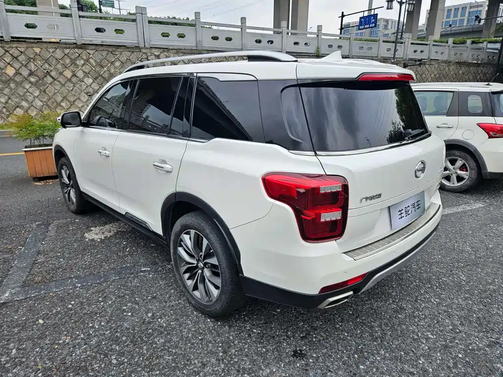 GAC Trumpchi GS8 320 T 2 WD Luxury Connected (7-seat)