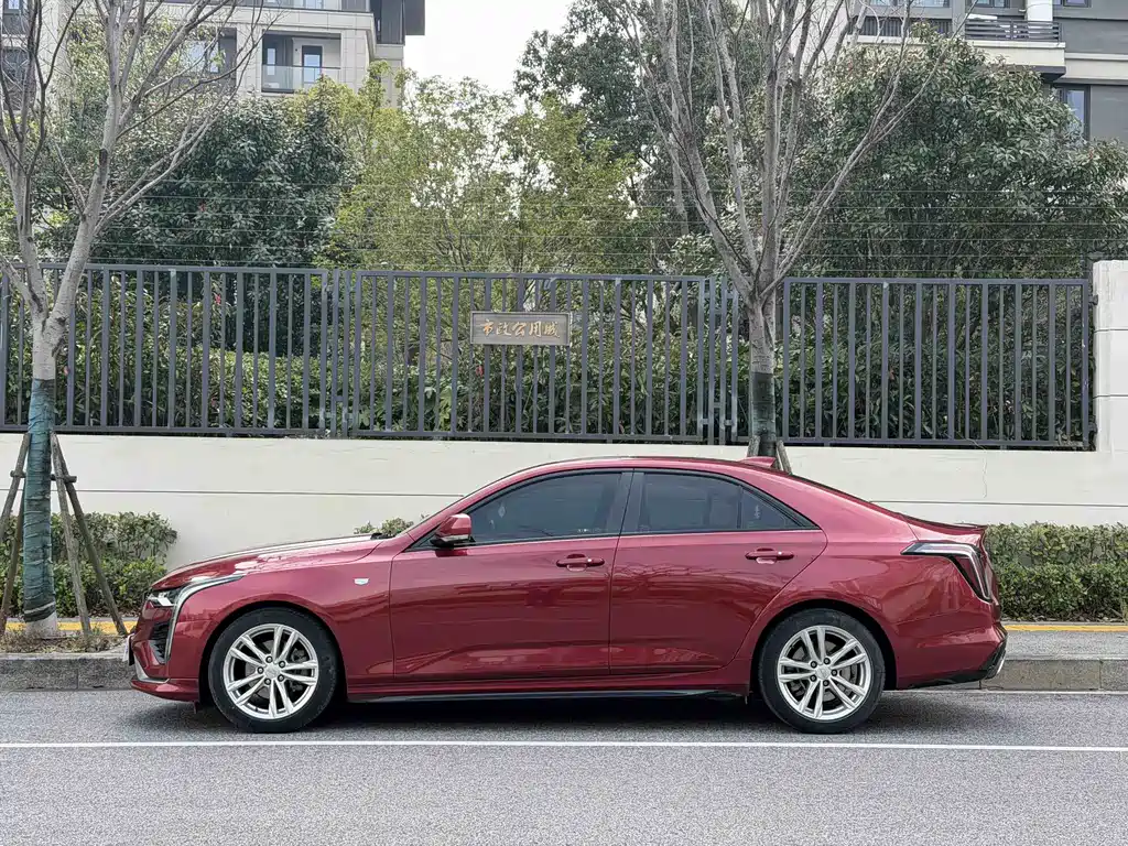 Cadillac CT4 28 T Style