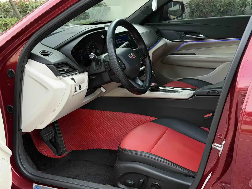 Cadillac CT4 28 T Style
