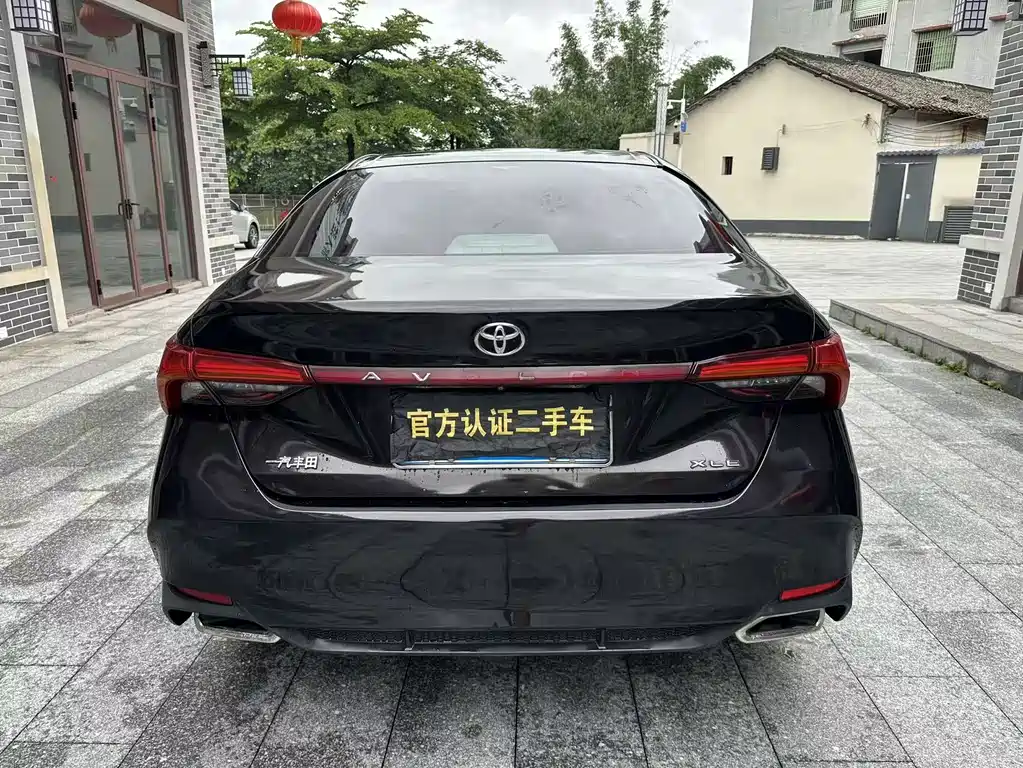 Avalon 2.0 L XLE Premium CN-VI