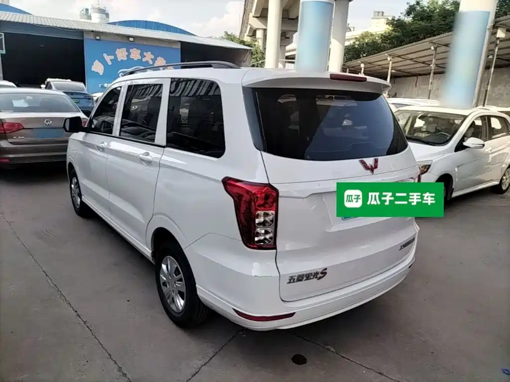 Wuling Hongguang Facelift 1.5 L S Standard Electric Assist LAR