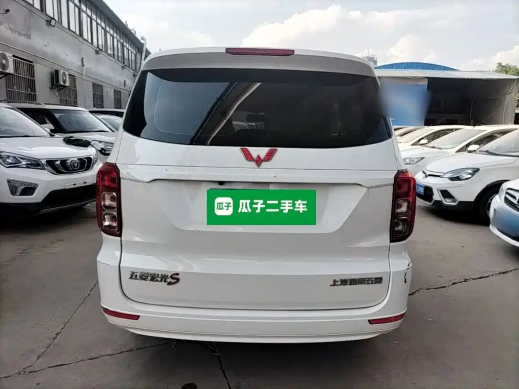 Wuling Hongguang Facelift 1.5 L S Standard Electric Assist LAR