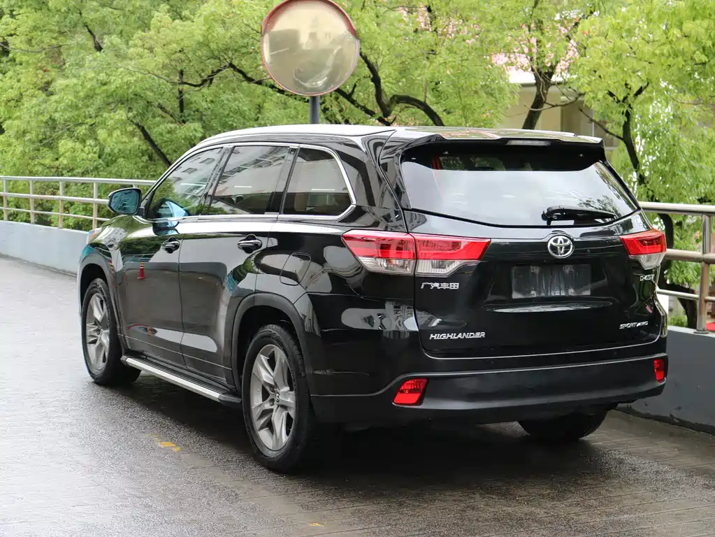 Highlander 2.0 T 4 WD Distinguished 7-seat CN-VI