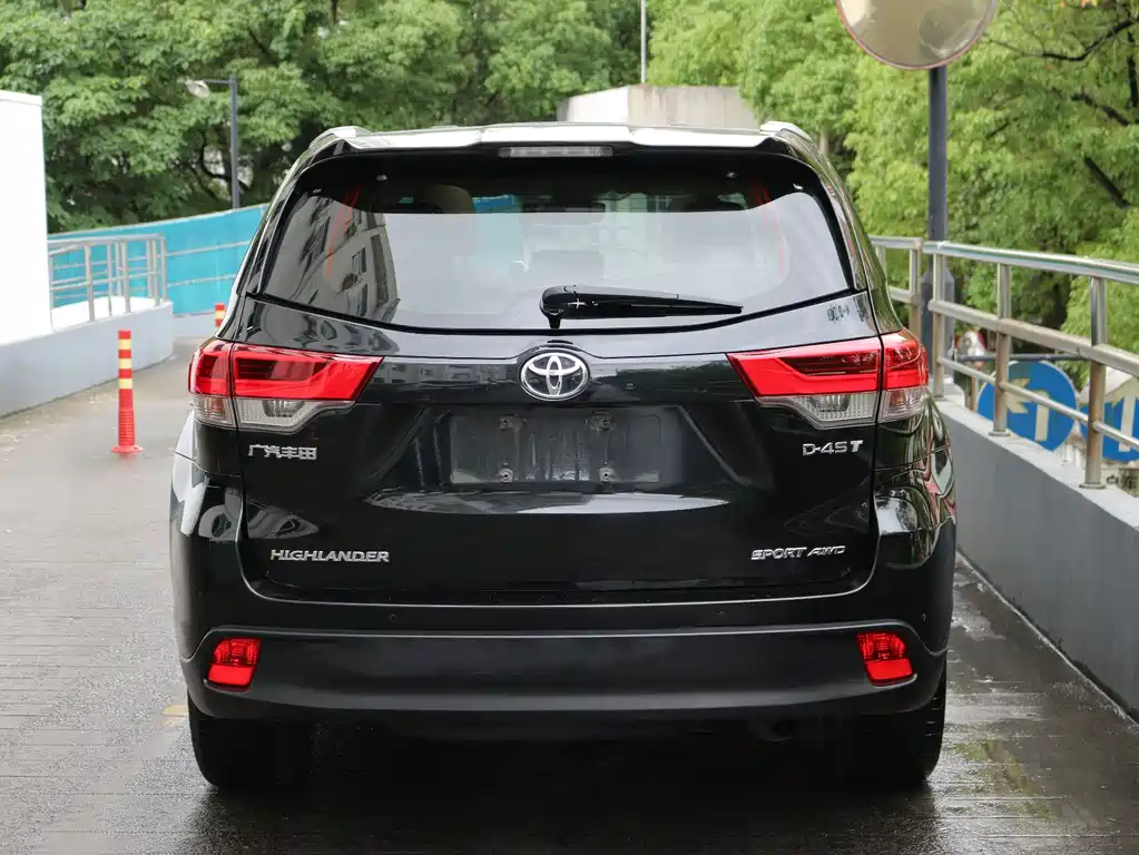 Highlander 2.0 T 4 WD Distinguished 7-seat CN-VI
